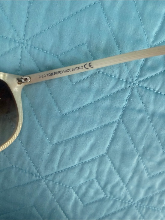 Authentic Tom Ford Women\'s White Cream Frame Sunglasses with Brown Lenses w/case main image 2
